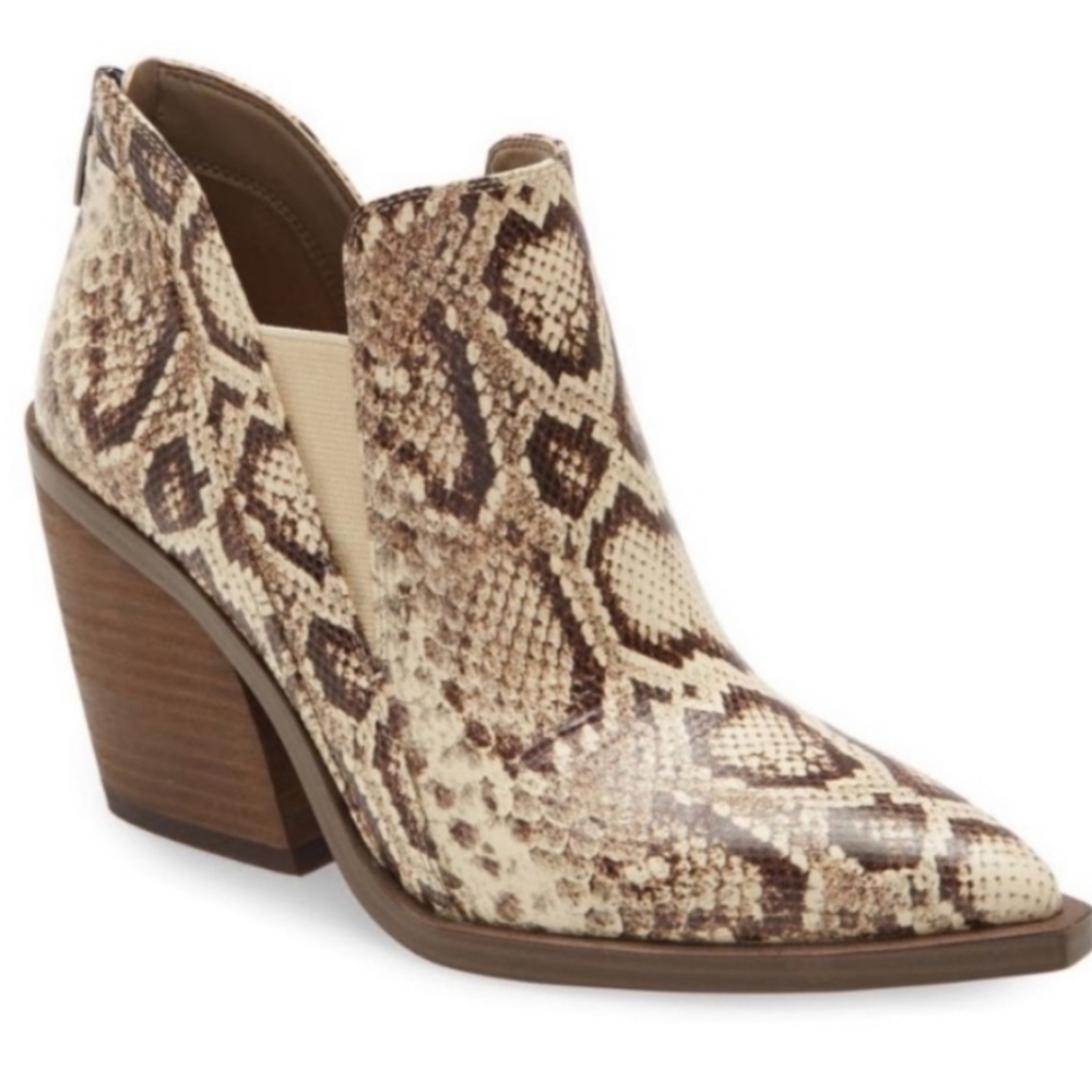 NWOB Vince Camuto Gradina Bootie